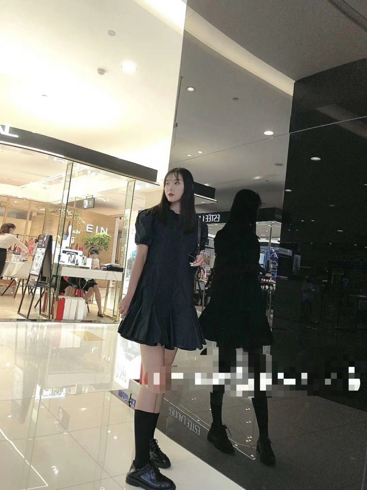 胖宾-河南省·焦作市·温县-抖音 *** 快手-会穿搭 会P图 下面放图是之前在品牌店拍的照片 广接买家秀开箱评测 期待个大老板打扰