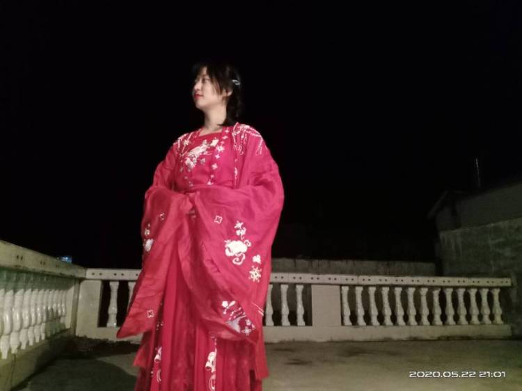 清欢卍-云南省·丽江市·古城区-快手-一个在校大学生,想赚一点零花钱,可接网拍,买家秀,都可以,一般时间比较多哦,平时挺喜欢拍照,希望能赚点零花钱啦