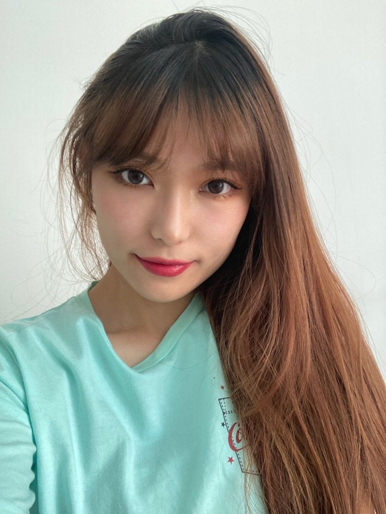 海飞少女丝-河北省·保定市·顺平县-头条-热爱自拍,会p图,出图快,真实,身材较好,长发,热爱短视频,大学主修专业影视摄影,审美较好,有色彩感