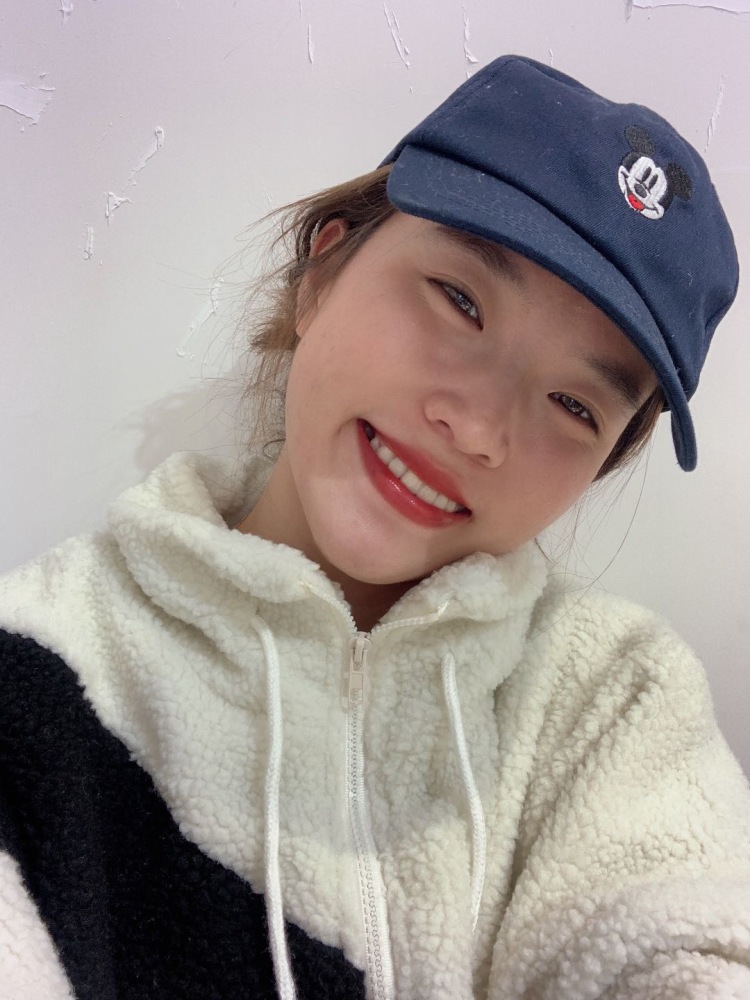 SEVEN-四川省·乐山市·峨眉山市--女装服装店店主，平时自己也会拍版，会搭配，热爱摄影，有一定审美能力，能模特网拍，买家秀，免费试用，开箱测评，***种草身高163，体重50kg，年龄22岁。
