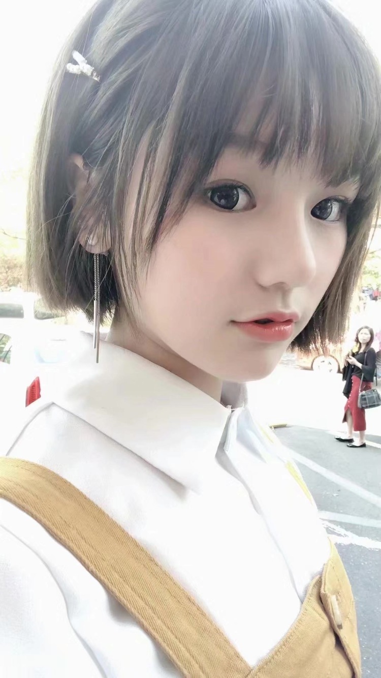 萌萌-浙江省·宁波市·慈溪市-***-本人性格活泼开朗,想尝试做网拍和直播,但是没什么经验,不过我都可以慢慢一步一步的去学习和尝试
