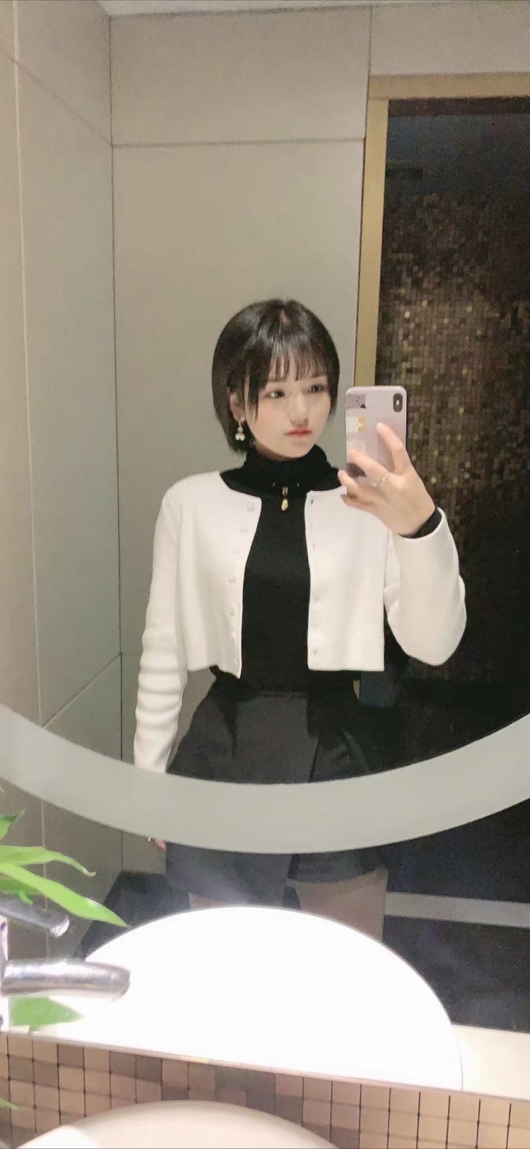 萌萌-浙江省·宁波市·慈溪市-***-本人性格活泼开朗,想尝试做网拍和直播,但是没什么经验,不过我都可以慢慢一步一步的去学习和尝试