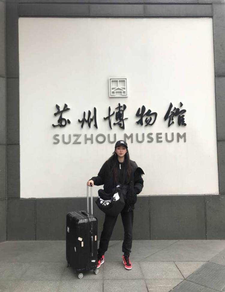 九步-广东省·广州市·花都区-抖音/***/快手/陌陌-职业舞蹈老师,兼职模特,平常爱拍照,喜欢我的这种类型的,有合适的衣服也可以找我拍,我更希望是比较xing感一点的,或者紧身的服装。