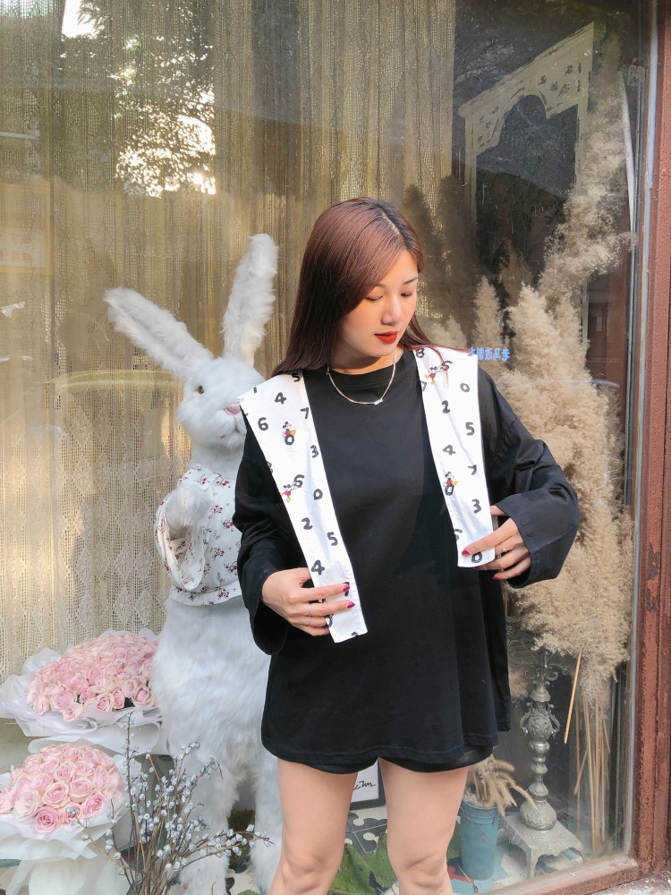 三🐶ིྀ妮妮-广西壮族自治区·柳州市·城中区-***-承接各平台买家秀。
本人平时在所在城市接一些女装店的模特拍照工作,在买家秀方面比较有经验,能更好的展现服饰的美丽!