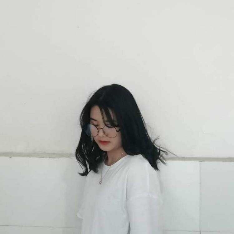 小李-湖南省·湘潭市·湘乡市--会唱歌,口才好,性格开朗。可自拍可他拍,有设备,只接寄拍或者送拍。合作需讲诚信。