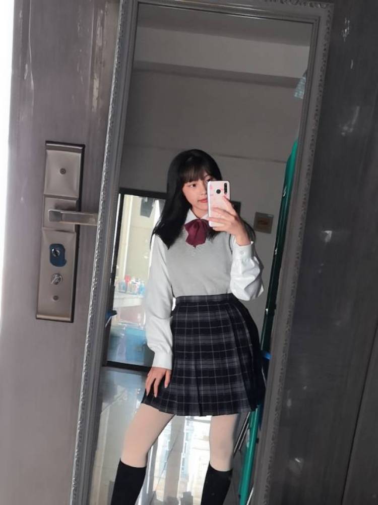 奶茶不加糖🍓-广西壮族自治区·南宁市·青秀区-***-本人身高155 体重82斤！ 可以约拍～或者买家秀，免费开箱视频，p图也行
