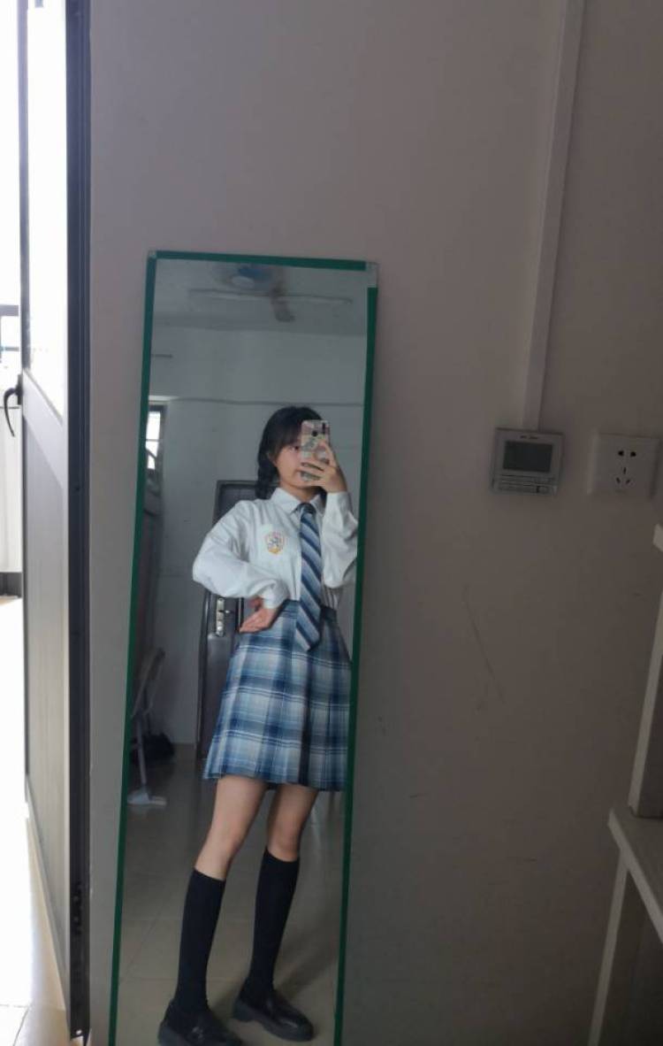 奶茶不加糖🍓-广西壮族自治区·南宁市·青秀区-***-本人身高155 体重82斤! 可以约拍~或者买家秀,免费开箱视频,p图也行
