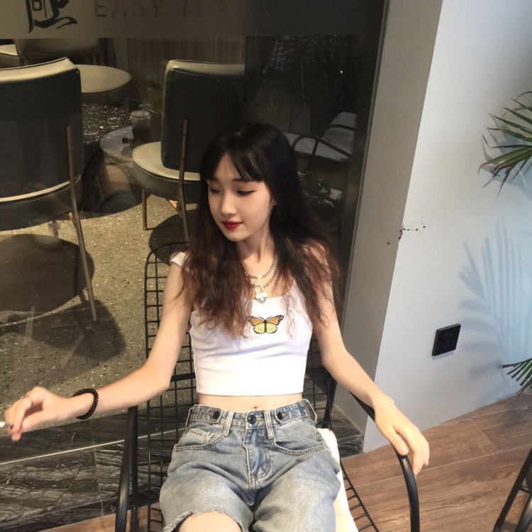 Kitty-广西壮族自治区·玉林市·博白县-快手-特长是绘画,艺术生,会一点唱歌,身高163,体重80,喜欢拍照摄影,喜欢买买买,就是因为太喜欢买衣服了,所以想做网拍,因为买的衣服拍过就不想穿了,所以觉得网拍很适合我,价钱什么都好说,只要不是骗人的就