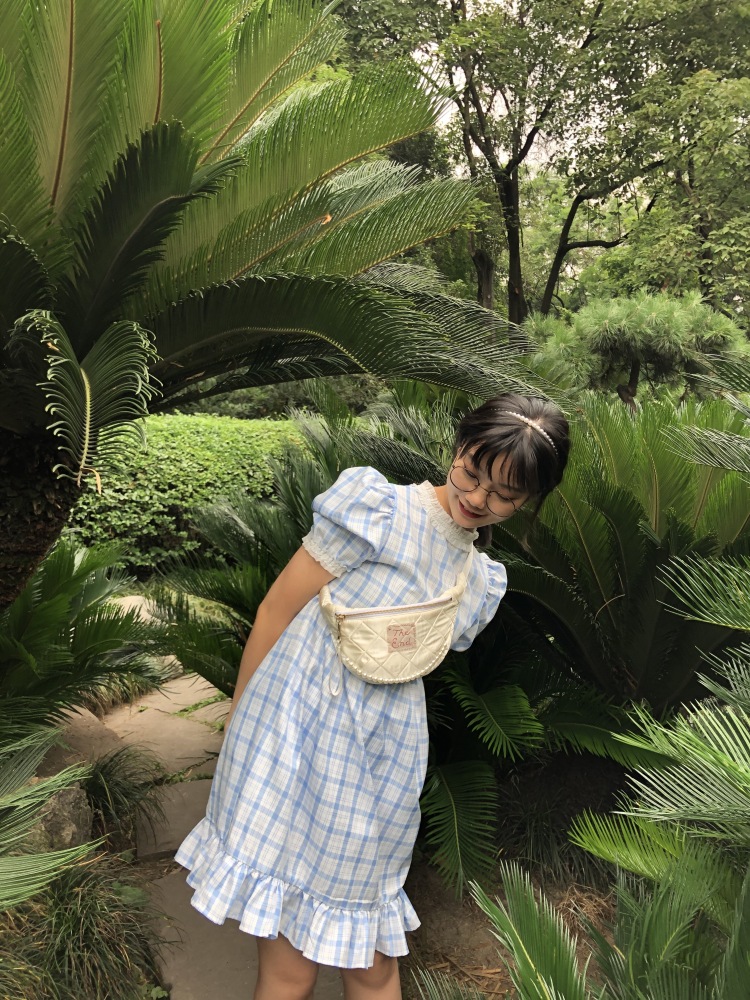 叠罗坏_-四川省·成都市·新津县--163cm 48kg 善于穿搭和美妆。拍照凹造型绝佳,可接衣物,零食,开箱测评等!
