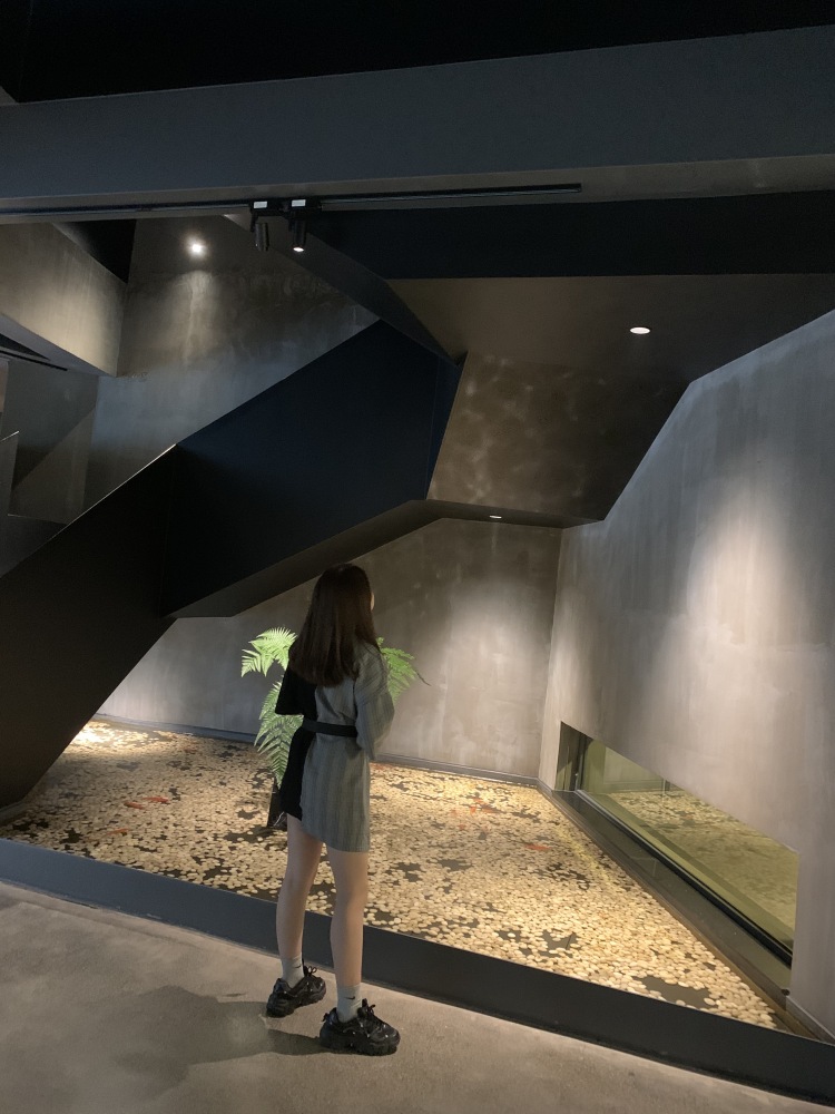 小野-山东省·菏泽市·牡丹区-微博 抖音 ***-身高162 体重94斤 🦶37码
艺术学院大三在读 时间充足 审美在线 擅长化妆修图 穿衣风格多样
可接服装美妆鞋包单噢