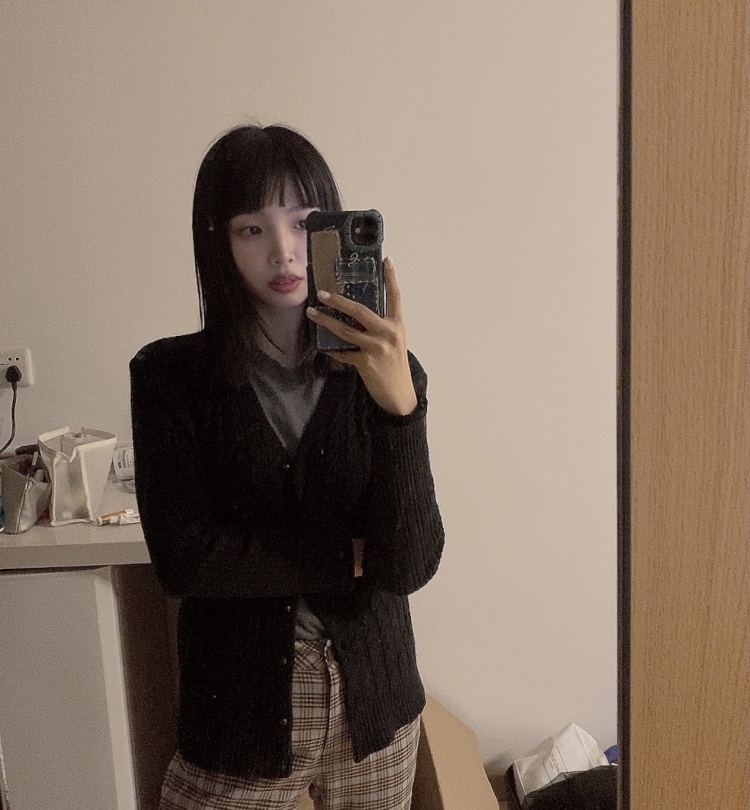 :-I-陕西省·西安市·雁塔区--身高160体重41kg.可拍买家秀,寄拍,会p图,风格涉猎广泛,可盐可甜,也可韩系,可根据需求拍摄服饰饰品等