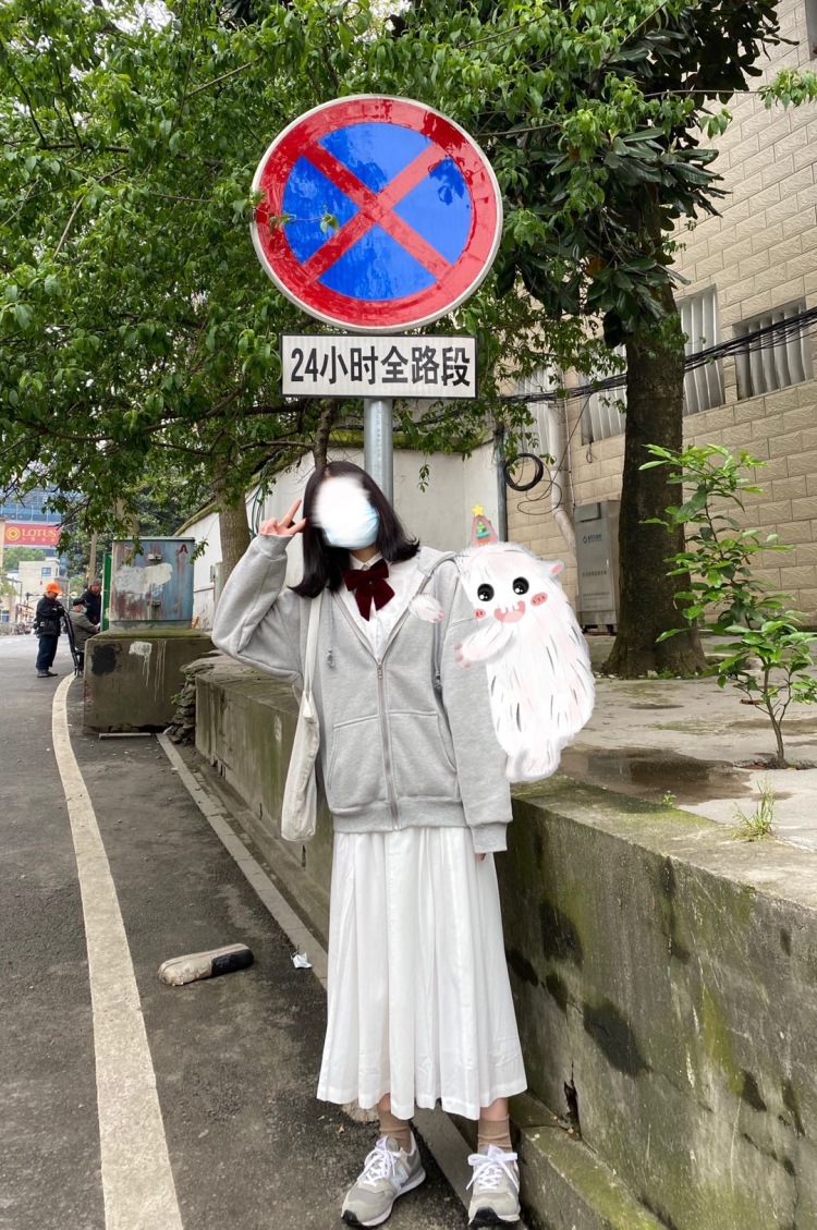 🌧-四川省·成都市·都江堰市--觉得自己审美构图及搭配能力还可以,可以拍买家秀或者寄拍,种草软文推荐跟探店也可以接受。