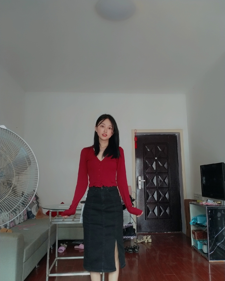 时间以念北-湖南省·郴州市·苏仙区--喜欢拍照 喜欢尝试各种穿搭,身高158 体重 78斤