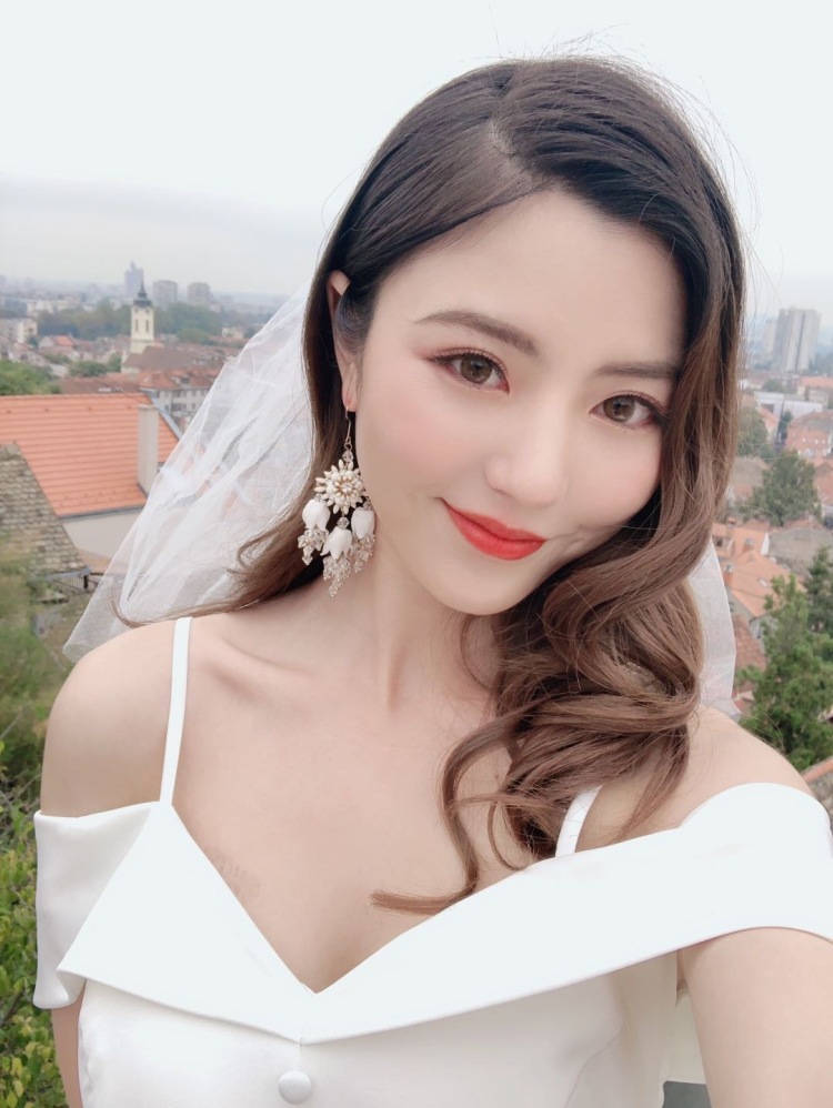 Judy-广东省·佛山市·顺德区--爱拍照 形象气质佳笑容甜美 会p图 喜欢旅游 文字功底不错 空闲时间较多