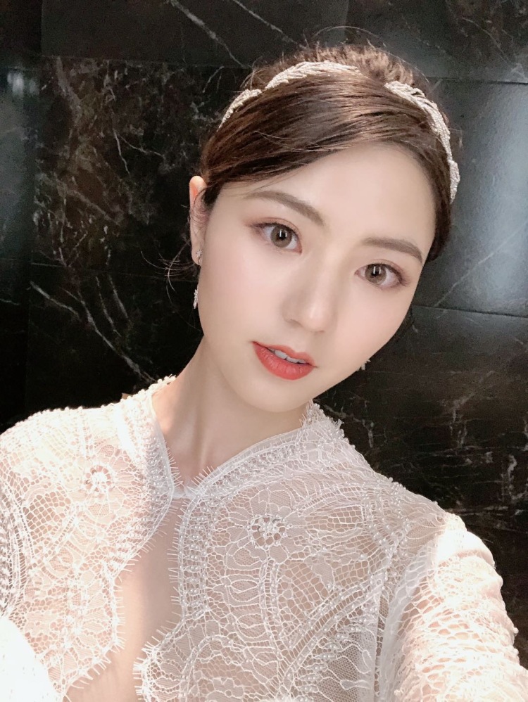 Judy-广东省·佛山市·顺德区--爱拍照 形象气质佳笑容甜美 会p图 喜欢旅游 文字功底不错 空闲时间较多