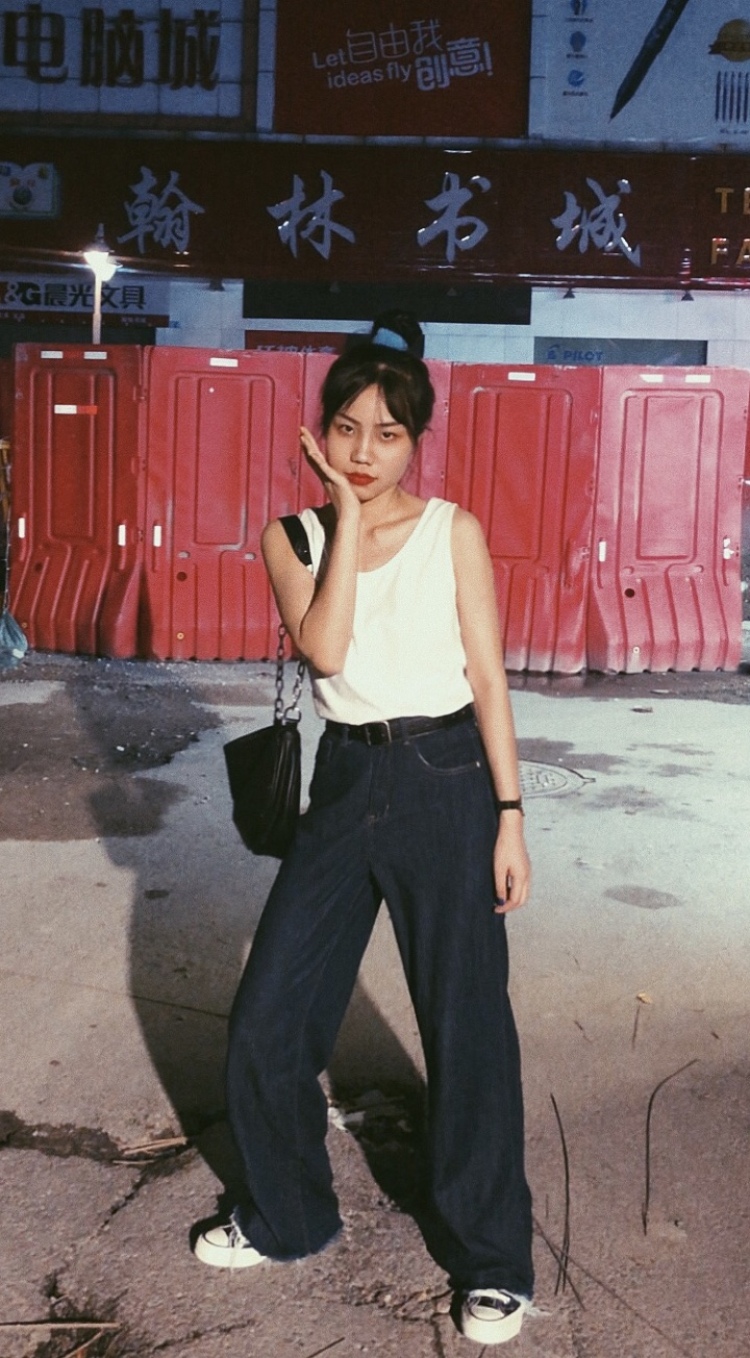 I'm-广东省·东莞市·横沥镇-快手-本人超级喜欢拍照 拍视频什么风格都行 会p图会调色 拍到你满意为止