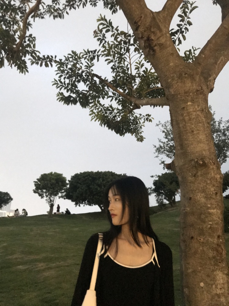 娜娜子-广东省·深圳市·龙华区--身高168cm 体重48kg，喜欢拍照📸 修图
买家秀，探店打卡
——🉑详谈.