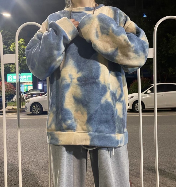 小可乐-浙江省·温州市·龙湾区--身高173 体重128 可以做微胖穿搭分享  主要活动在***和抖音 ***浏览量平局为两三万 最高一个八点六万 抖音暂时只有四百粉丝 在做开箱测评  会拍照会p图 出照快 效率高  可拍买家秀等