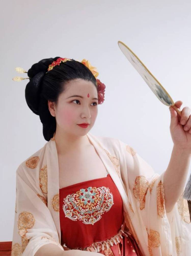 小只的小呆-上海市·上海市·浦东新区--坐标上海,因为疫情期间长胖了20多斤。
现在150斤左右,身高168cm
接大码寄拍,大码汉服寄拍等
抖音视频寄拍,或者淘宝大码模特等。