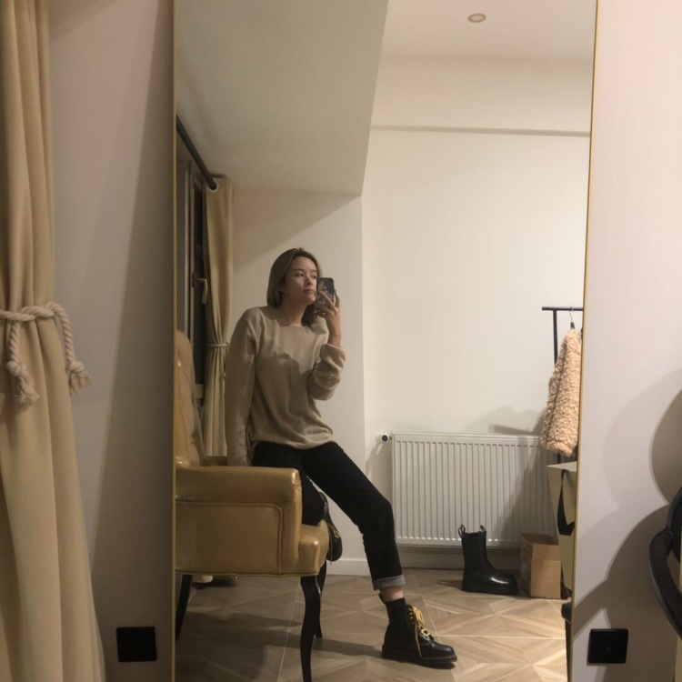 🎠Tanya_-四川省·成都市·成华区--171/56kg,身材匀称,相较而言下身较瘦,接寄拍等合作,出图快质量高