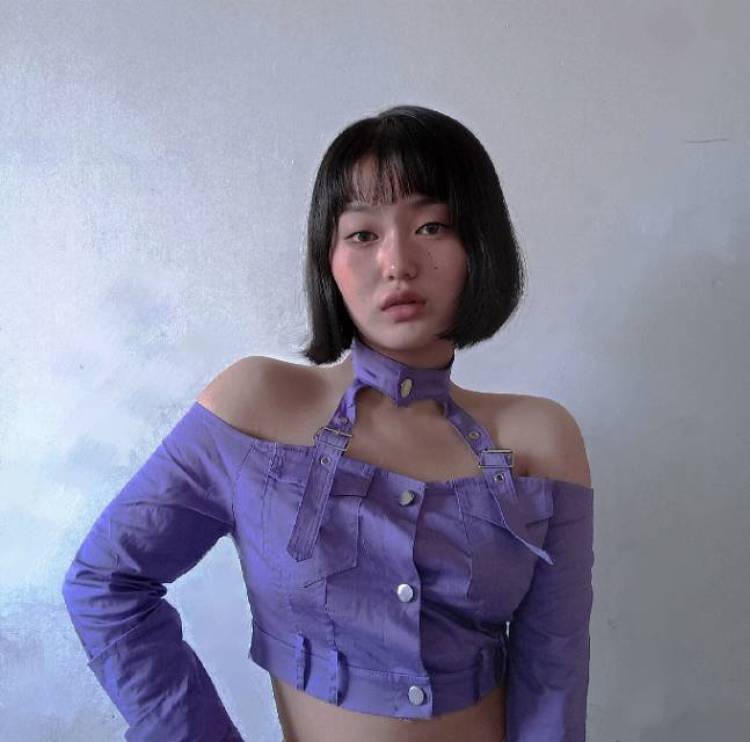 Kang⿻-新疆维吾尔自治区·哈密市·伊州区--我的特长是穿搭好看,我的爱好是拍照,P图,穿搭,我的职业是一名在校学生,我想接寄拍
