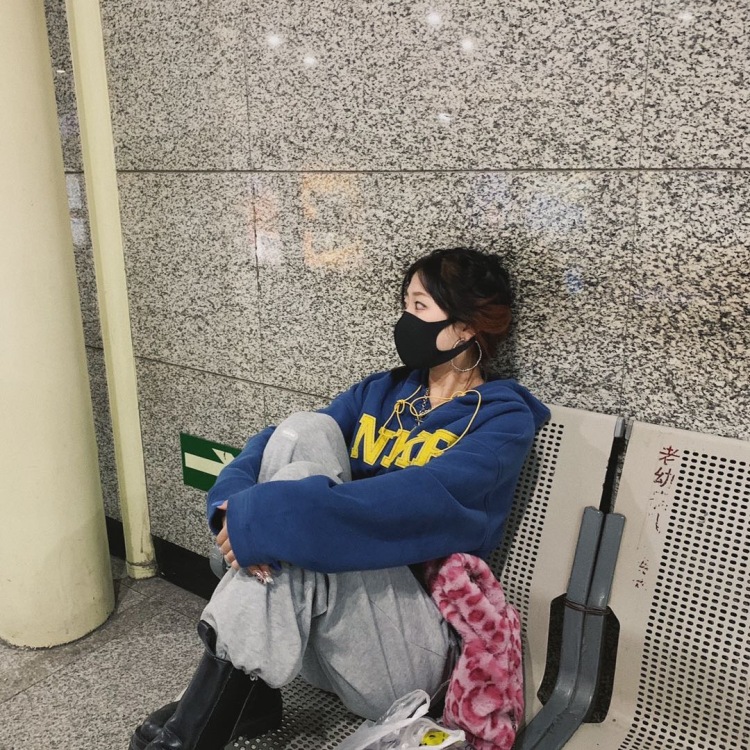 啊啊月🌙-山东省·济南市·长清区--本人喜欢照相,会p滤镜,喜欢出去旅游,穿搭还🉑️,接买家秀之类的
