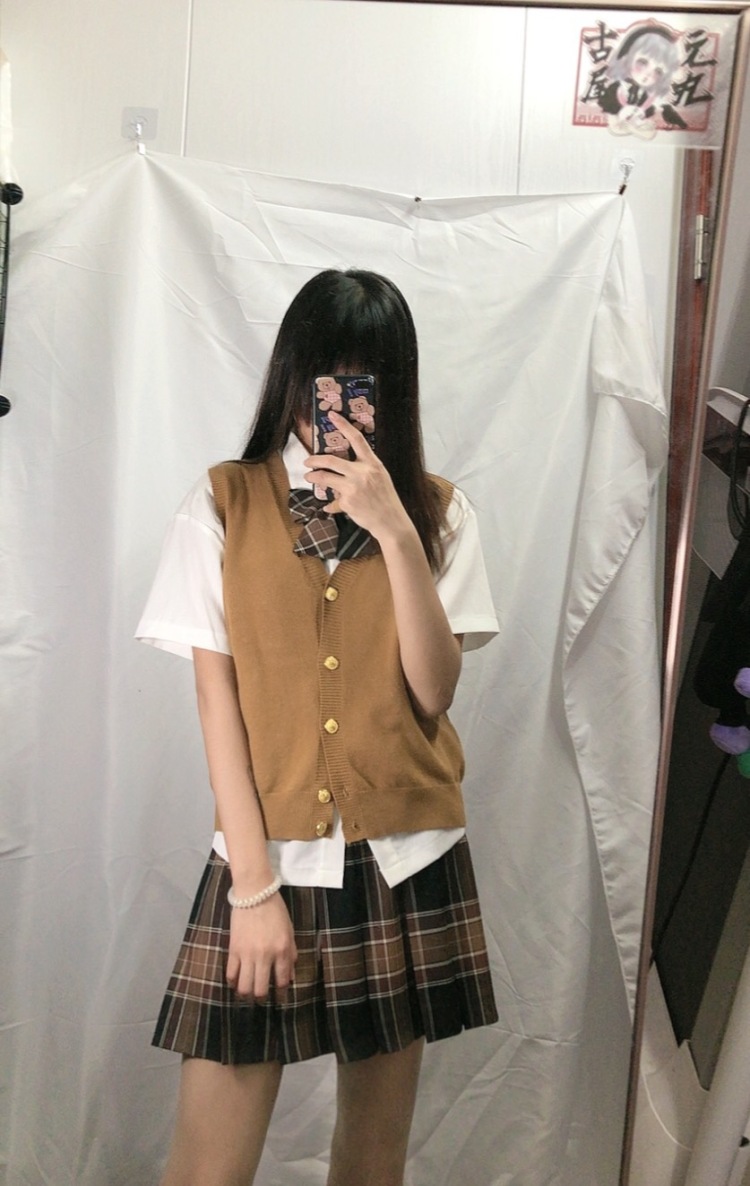 仙女-广东省·广州市·花都区-*** 微博 -快速出图  可拍化妆品衣服日用品
身高166 体重48KG
价钱可商量
