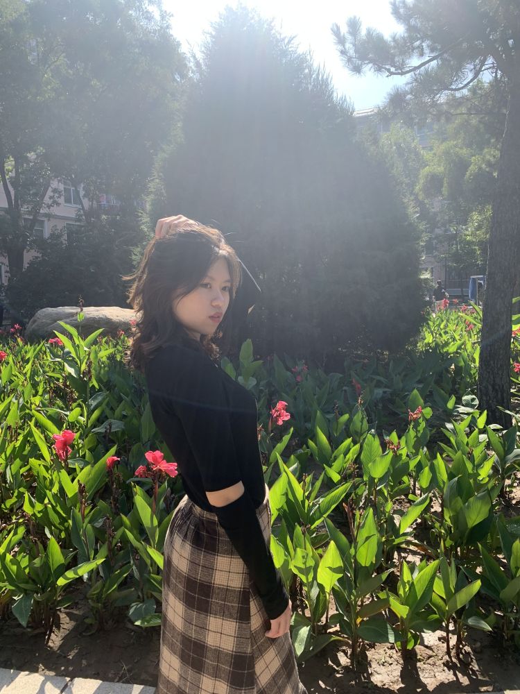 伊丽莎白.LISSY-辽宁省·锦州市·太和区-抖音，微博，***-一枚可爱学生，爱唱歌，跳舞，喜欢打扮，拍照，录小视频，可承接买家秀，网拍，带货，探店等