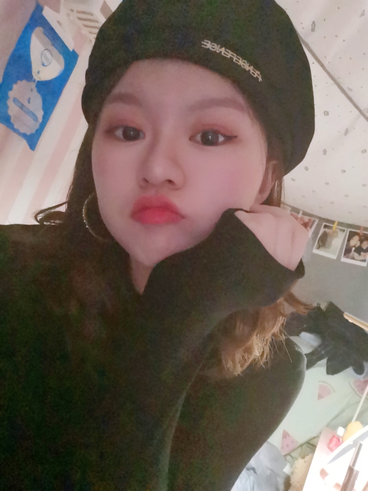 伊丽莎白.LISSY-辽宁省·锦州市·太和区-抖音，微博，***-一枚可爱学生，爱唱歌，跳舞，喜欢打扮，拍照，录小视频，可承接买家秀，网拍，带货，探店等