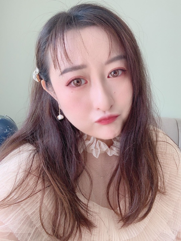 💋__t-山东省·青岛市·城阳区--本人是设计师 会修照片 做视频 有良好的审美 可接***开箱视频 穿搭分享 产品测评 探店之类的工作 认真负责 不拖稿