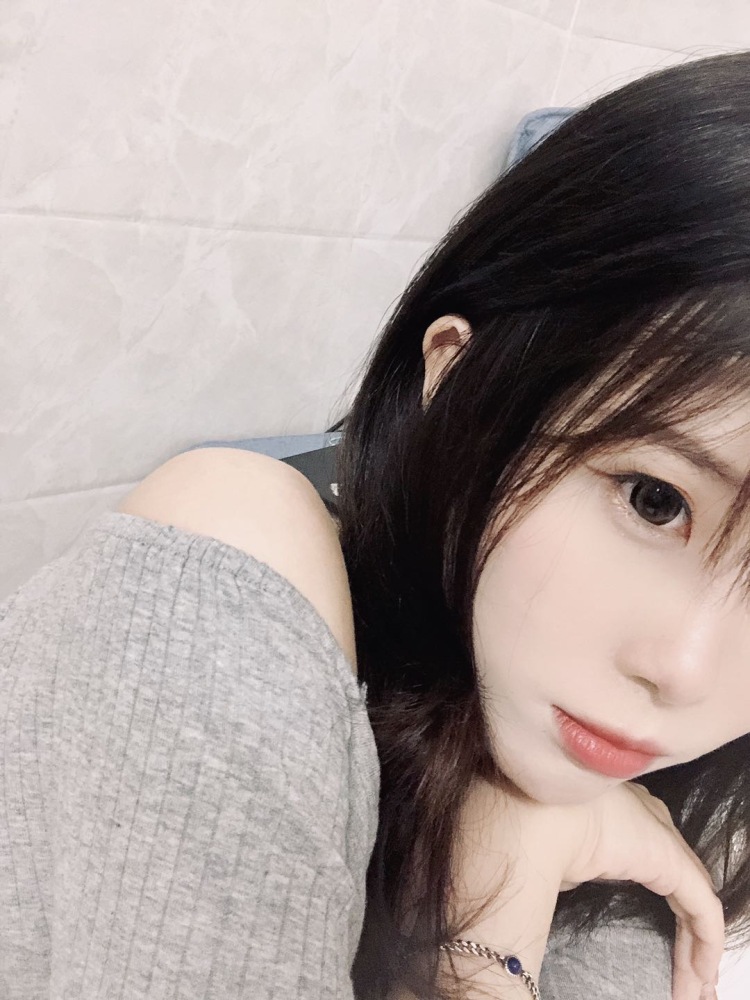 哄哄-广东省·深圳市·福田区-抖音-接衣服 耳环 包包等商品寄拍
爱好拍照📷
p图
开箱测评都ok~