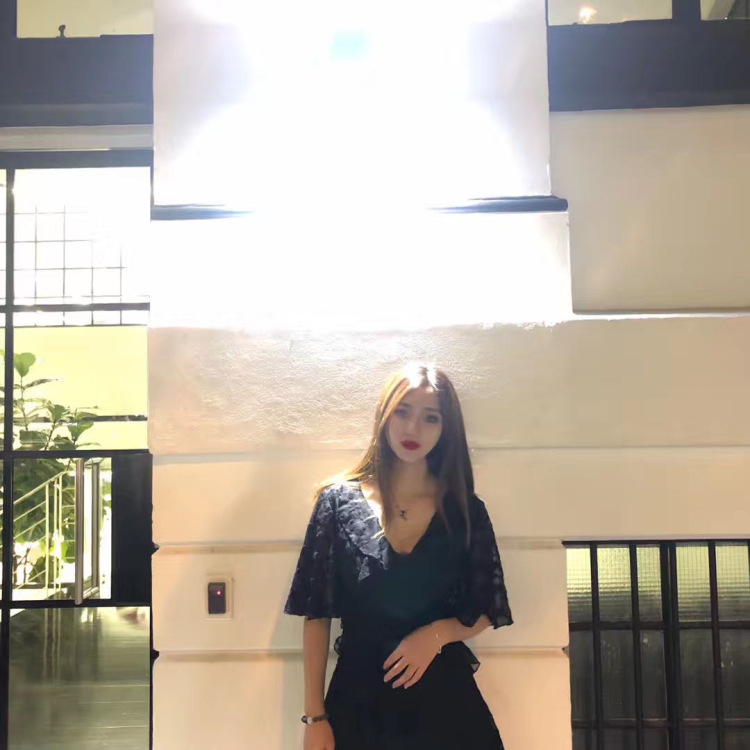 Vivi-河南省·郑州市·金水区--买家秀 服装 饰品 生活用品均可接单~长期拍照具有丰富经验 自己会ps 并且可以接受各种风格