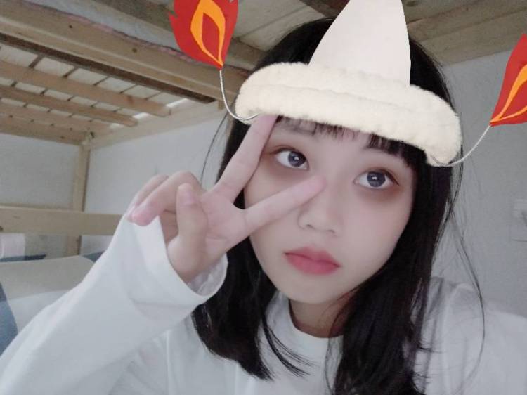罗怡静-湖南省·益阳市·桃江县-快手-我是一位高中生,想自己开始经济独立,我的特长是跳舞,带货这方面,我觉得我还是有能力的,但是我会更加希望去进行网拍接单