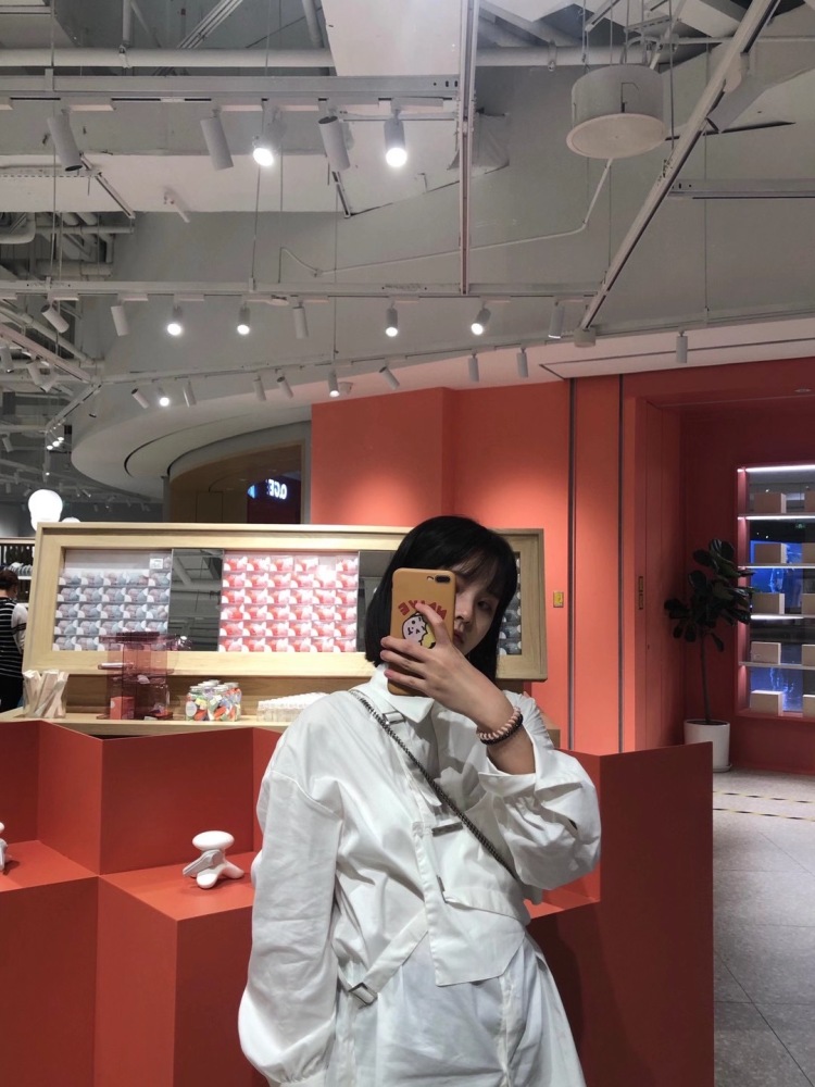 芋圆菠萝-上海市·上海市·杨浦区-微博 ***-接买家秀 寄拍 探店各种
有意向的商家请来找我合作吧～
本人身高161 体重92斤 可拍学院、复古、可爱、休闲等各种风格照片 详情请联我～