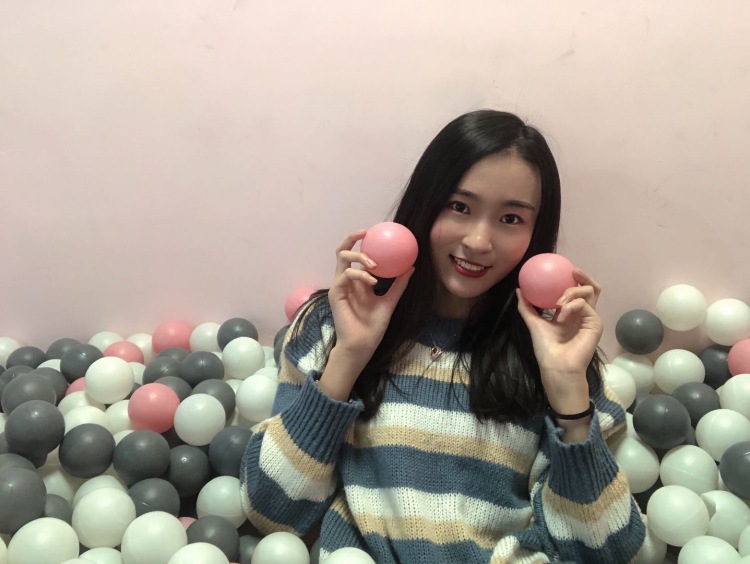 Wuuhui慧-辽宁省·沈阳市·沈北新区-抖音-买家秀、一名大学生,爱好体育,爱拍照,希望能够通过拍照来充实自己的生活,并且获得更多的乐趣