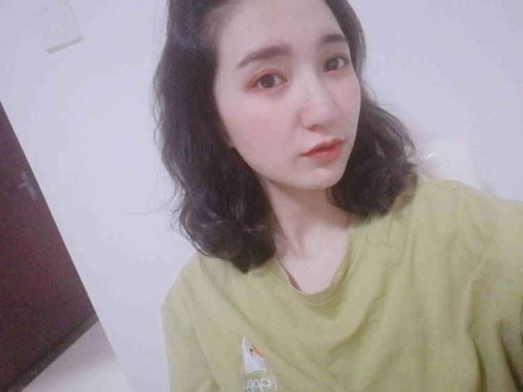 小尼-河北省·廊坊市·固安县-抖音 ***-身高160 体重95斤,网拍单可以接服装,视频,鞋子,彩妆单,出图快,可长期合作
也可以接种草单,和开箱测评