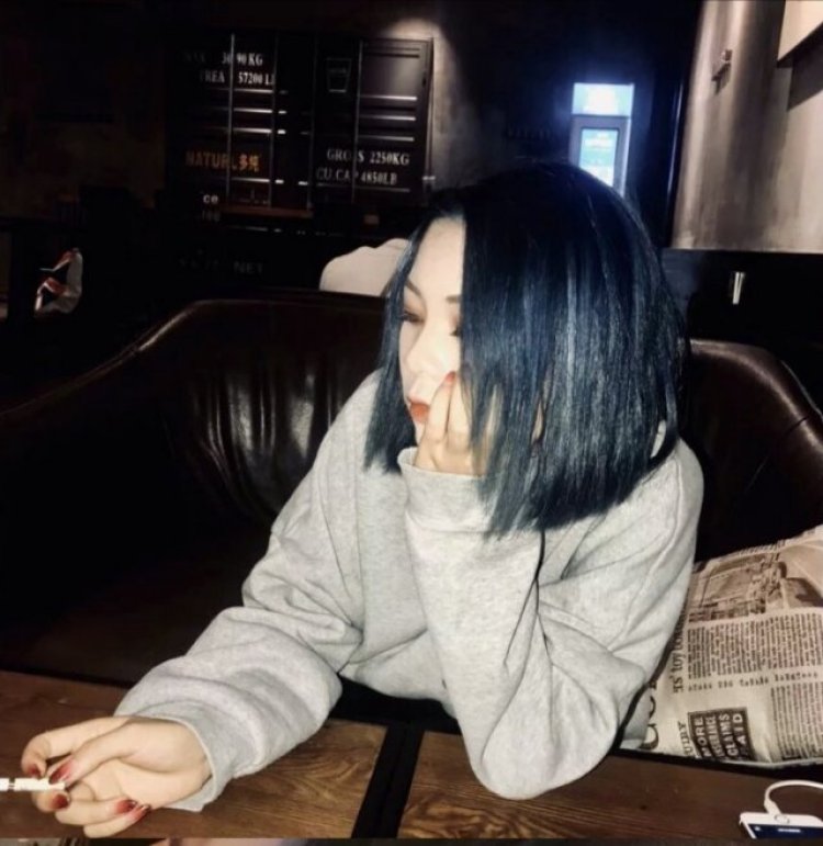  茶茶-湖南省·岳阳市·岳阳楼区-快手***微信抖音-我是一个05年的女孩子，我已经没有在读书了哦，去过很城市然后也很喜欢化妆品护肤品，也很会给自己拍照P图，希望喜欢我的来找我哦。