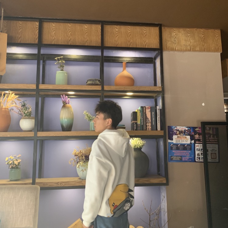 简-四川省·德阳市·绵竹市--身高181 体重60kg 长期做优质买家评 会拍摄 后期,可据需求来调整照片形式,一切从优。