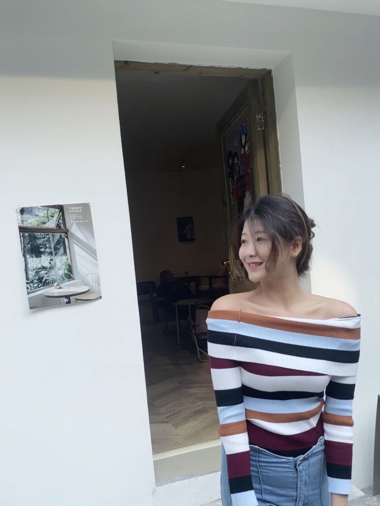 小辛-重庆市·重庆市·渝北区--身高172、体重112、鞋码39。
网红店打卡、寄拍、平面。
地区：云南、重庆。