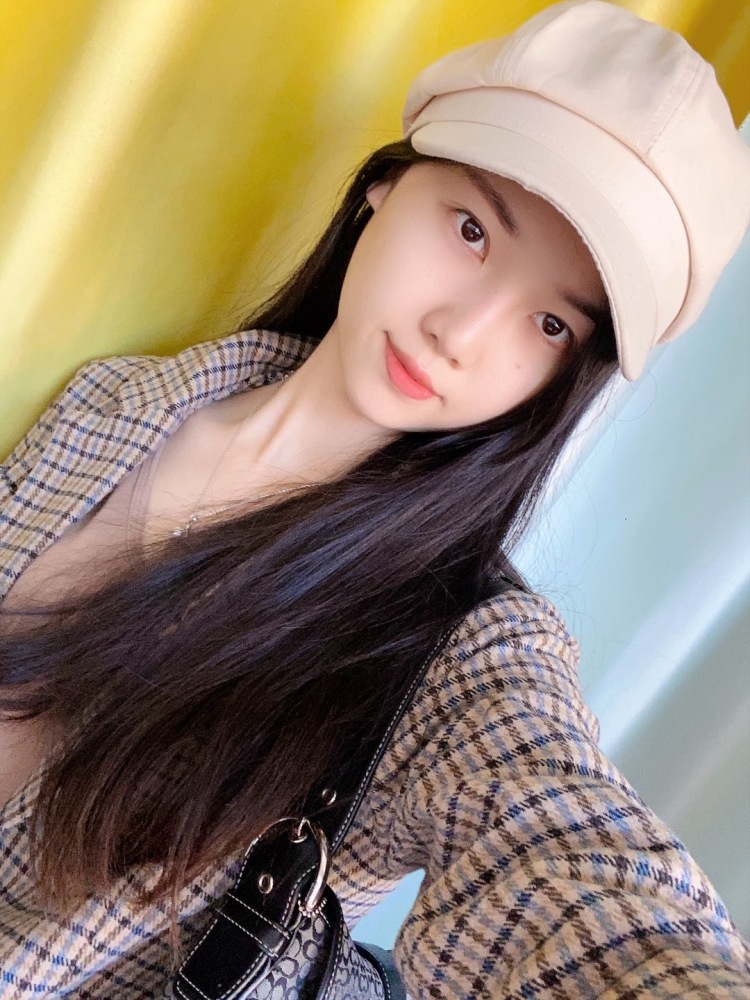 小小西瓜🍉-广东省·东莞市·厚街镇-***,抖音-平时***发好物种草,有接近三千粉丝,抖音目前也在做开箱视频,1400+粉丝 自己拍实物也ok ,和实物一起自拍也🉑!做过朋友给的产品寄拍,有礼仪经验,有自己的模卡。身高170 体重105 会p点图
