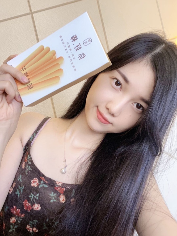 小小西瓜🍉-广东省·东莞市·厚街镇-***,抖音-平时***发好物种草,有接近三千粉丝,抖音目前也在做开箱视频,1400+粉丝 自己拍实物也ok ,和实物一起自拍也🉑!做过朋友给的产品寄拍,有礼仪经验,有自己的模卡。身高170 体重105 会p点图