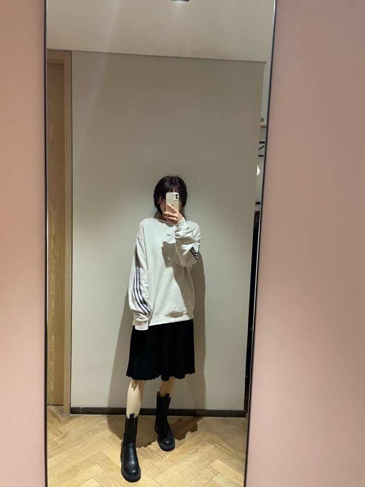 僖-江苏省·苏州市·昆山市--可化妆品 护肤品 帽子 衣服 鞋子 美瞳 耳环拍摄 可街拍 视频拍摄 对镜拍 🎬 需要联系噢