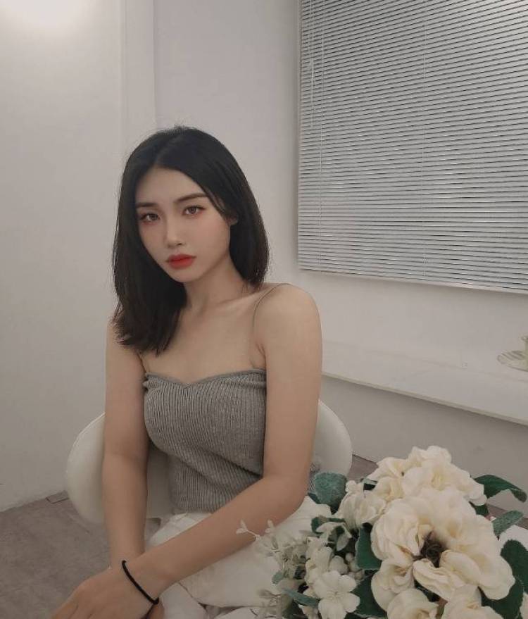 别致。-江苏省·南京市·江宁区-微博 *** 绿洲-164 49KG 美妆,拍照,修图我都擅长,美术设计专业的,审美较好,懂得搭配,可接买家秀,模特图,测评探店都行哦。