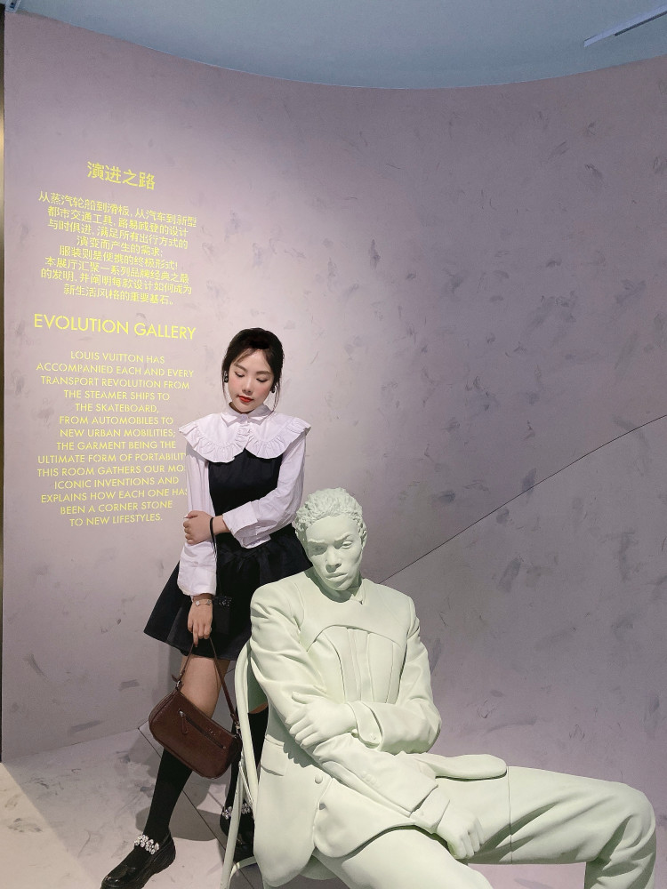 洪还有丹-广东省·深圳市·宝安区--拍照 探店 拍衣服 什么风格都可尝试 欢迎商家来合作 微博***都在经营 有p图经验拍图经验出图比较快!