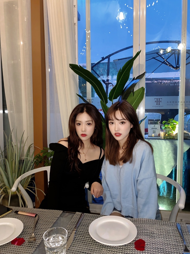 洪还有丹-广东省·深圳市·宝安区--拍照 探店 拍衣服 什么风格都可尝试 欢迎商家来合作 微博***都在经营 有p图经验拍图经验出图比较快!