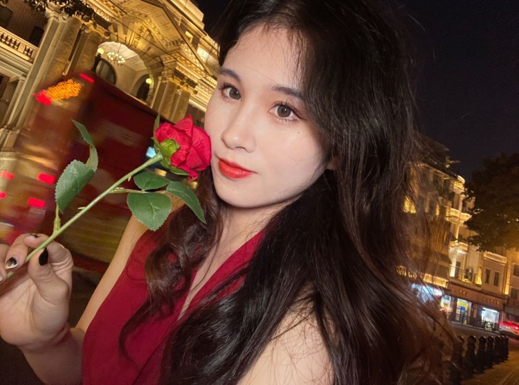 小鱼-广东省·广州市·天河区--我叫小鱼 身高164cm 体重43kg 有淘宝模特和约拍模特的经验 也有在大品牌ysl做过兼职 熟悉彩妆懂得化妆 性格活泼开朗 期待与你的合作 谢谢