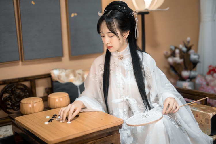 懒骨头-福建省·厦门市·湖里区--摄影接拍啦 啥都接只要qian到位 主拍小清新 日系 古风 复古 私房等风格 欢迎各位金主找我呀