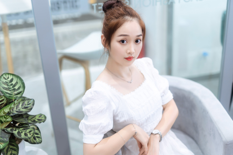 懒骨头-福建省·厦门市·湖里区--摄影接拍啦 啥都接只要qian到位 主拍小清新 日系 古风 复古 私房等风格 欢迎各位金主找我呀