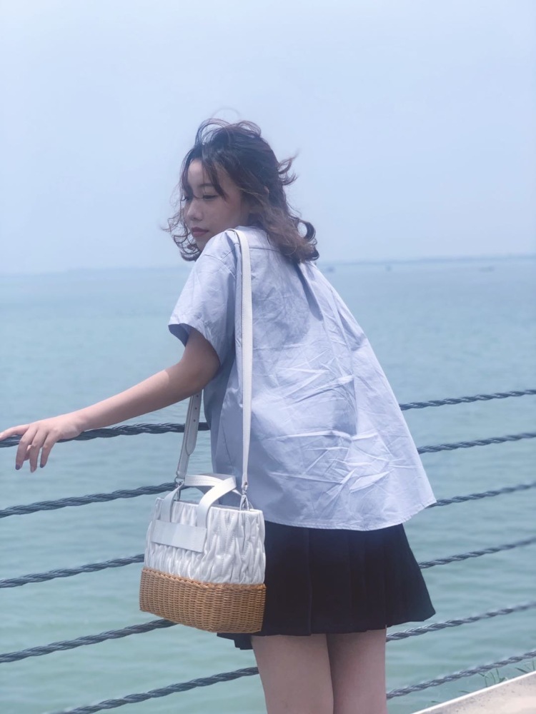 扶苏-上海市·上海市·徐汇区--坐标上海。***千粉博主，旅游达人，热爱穿搭，日常发布好物分享穿搭图文，接受探店、寄拍～