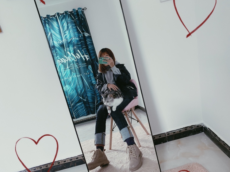 .      晞小莹🧡  、-湖南省·邵阳市·武冈市-微博，***-本人是自由职业者，特别喜欢拍照📸，有自己的单反相机，平时喜欢穿衣搭配，各种风格都🉑。尝试接单，🉑寄拍，可拍买家秀～  一定会认真对待每一个单子，诚信合作，互利共赢🥰🥰希望能给个机会🤝🤝